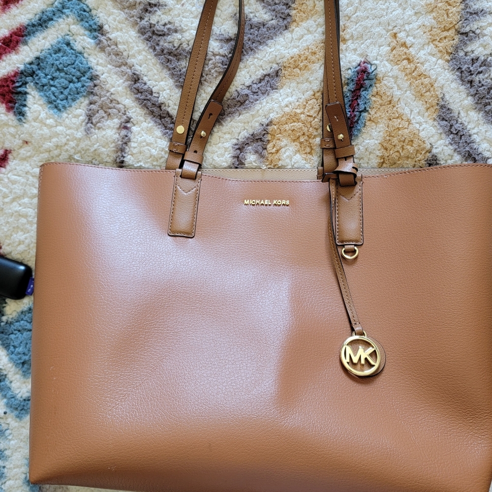 Michael kors tote